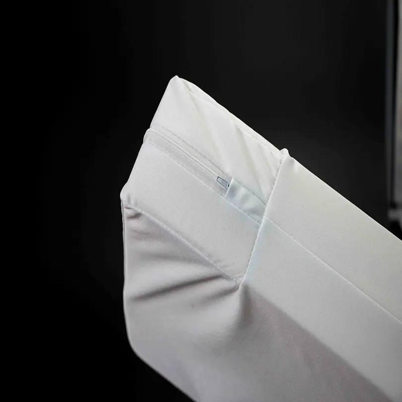 床罩细节图 拉链头.jpg